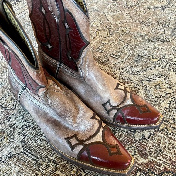 Vintage Leather Embroidered Cowboy Western Boots in Burgundy/Taupe - 10 - Picture 4 of 6